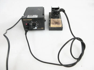 HAKKO 936-12 SOLDERING STATION ESD SAFE & MEDIUM IRON & 907 PEN & STAND - Image 1 of 4
