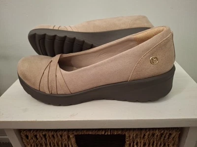 Bzees Goody Life Stride Woman Shoes Sz 7 Wedge Slip On Beige Washable NEW 🚫Tg - Image 1 of 4