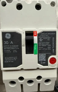 NEW TAKEOUT GE 30 AMP BOLT-ON CIRCUIT BREAKER 3 POLE 480Y/277V TEYD3030B - Picture 1 of 4