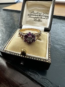 Antique Boxed, 9K Gold Ruby & Diamond Cluster Ring – London 1977– UK P½ / US 8 - Picture 1 of 14