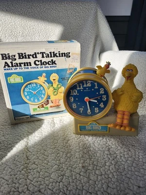 Working Sesame Street Big Bird Talking Alarm Clock W Box, Tics And Talks. - Image 1 of 4