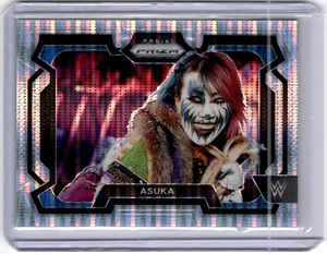 Asuka 2024 Panini Prizm WWE Pulsar Prizm #64 WWE Smackdown #092/499 - Foto 1 di 2