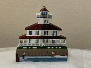 Sheila Shelf Sitter - New Canal Light, New Orleans, LA - Picture 1 of 2