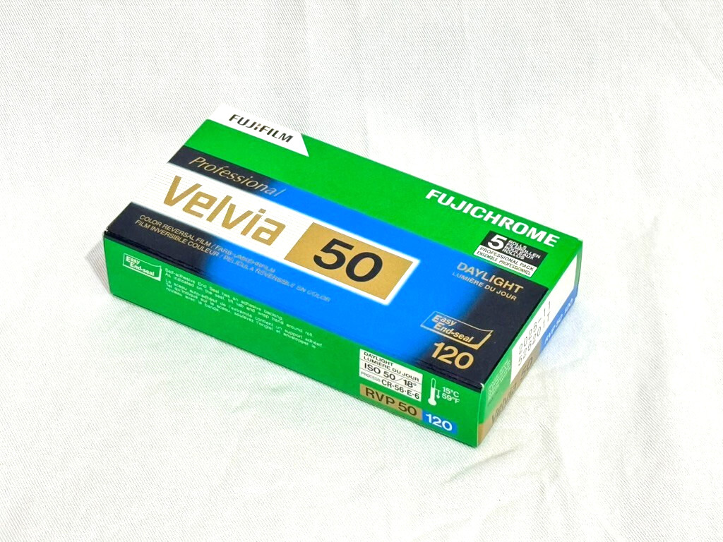 FUJICHROME Velvia 120　1箱5本入りを2箱　計10本 ヨドバシ.com - 富士フイルム FUJIFILM リバーサルフィルム