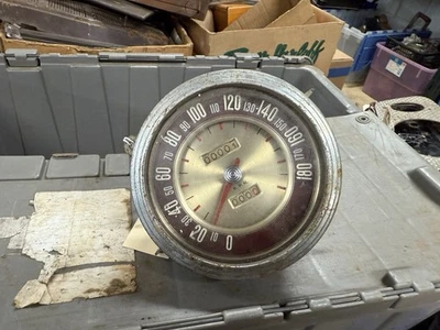 Mercury Monarch 1946 kilómetros por hora velocímetro canadiense  Foto 1 de 4