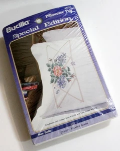 Bucilla gestempelt Kreuzstich Kissenbezug Paar Rosenspalier 63327 18" x 8" Vintage - Bild 1 von 7