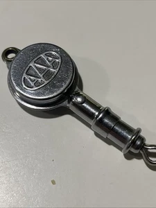 🇺🇸VINTAGE METALL AAA MOTOR CLUB SCHLÜSSELANHÄNGER MÜNZSPENDER FÜR PARKUHR - Bild 1 von 2