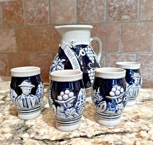 VINTAGE Trink Edlen Wein Aus Kuhlem Stein Salt Glazed Grapes Pitcher w/ 4 Cups - Picture 1 of 9