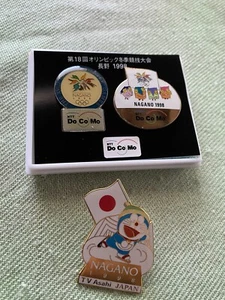 Nagano Olympic 1998 TV Asahi Doraemon Pin Insignia de Japón & Do Co Mo Set! - Imagen 1 de 8