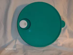 TUPPERWARE CRYSTALWAVE #3 MICROWAVE VENTED LID SEAL # 2651 Aqua Green - Picture 1 of 4