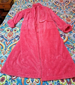 Bright Pink Bath And Body Works Robe L/XL Polyester Made In Turkey - Picture 1 of 13