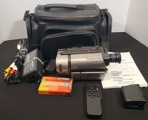 Sony Handycam Vision CCD-TRV65 Hi8 Camcorder Tested and Works with Bag and Acc - Picture 1 of 17