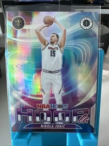 2023-24 Panini NBA Hoops Premium Stock - Hoopla Nikola Jokić #6 Silver Prizm - Bild 1 von 2