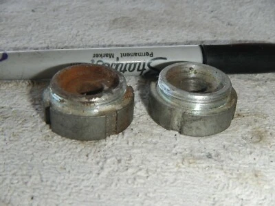 ¿Tuercas de montaje de manillar Z50A? Honda ST90 ST 90 1973 1974 1975 Foto 1 de 4