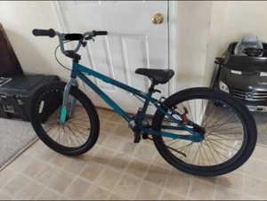 2022 Mongoose Rebel 24 inch - Picture 1 of 4