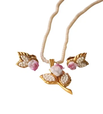 Juego de pendientes collar colgante rosa porcelana rosa vintage Avon Foto 1 de 4