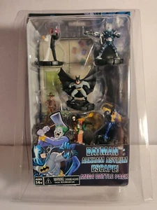 DC HeroClix Batman Arkham Asylum Escape Mega Battle Pk (CosBman492) - Picture 1 of 3