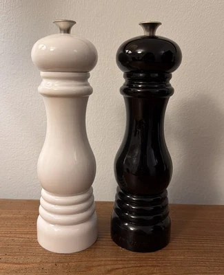 Juego de molino coctelera de sal y pimienta Le Creuset blanco y negro de 8 pulgadas Francia Foto 1 de 4