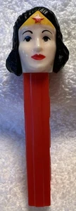PEZ Wonder Woman Raised Star 3.9 No Feet Yellow Sleeve Austria Super Hero - Bild 1 von 15