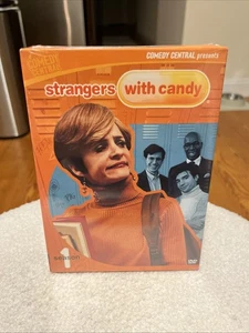 Strangers with Candy - Staffel 1 (DVD, 2003, 2-Disc Set) Brandneu Versiegelt - Bild 1 von 6