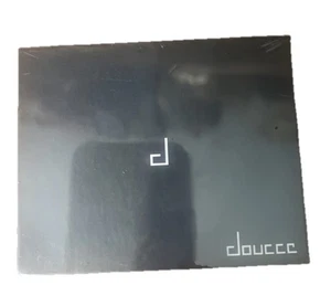 Doucce On The Go Palette - 4 Eyeshadows; 1 Highlighter; 1 Blush - SEALED Package - Picture 1 of 2