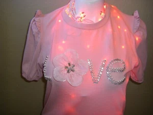Pink Tee Shirt Top "Love" Pearls Embellishments Women's Size Large New Sealed - Bild 1 von 17