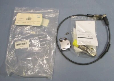 Balluff 18M-PS-ID25-S4 Photoelectric Sensor BOS01TZ 10-30VDC Sn=100mm - Image 1 of 4
