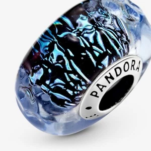 *BRAND NEW* Pandora Wavy Dark Blue Murano Glass Ocean Charm 798938C00 - Picture 1 of 5