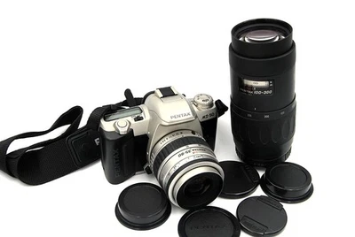 Pentax MZ-50 Film Camera with SMC PENTAX-FA 35-80mm f4-5.6 & 100-300mm Japan - Image 1 of 4