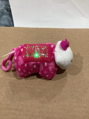 Chaveiro Hello Kitty mini travesseiro animais de estimação Dream Lite luz noturna leve - Imagem 1 de 4