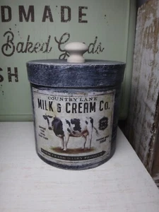 Hand painted Primitive style paper mache box with knob on lid, Milk & Cream - Picture 1 of 7
