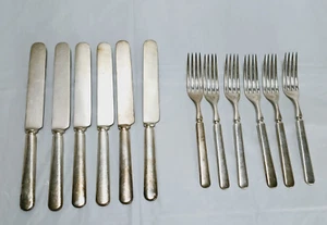 Lot of 12 Meridian Cutlery Co. Silver Plate Knives and Forks - Picture 1 of 13