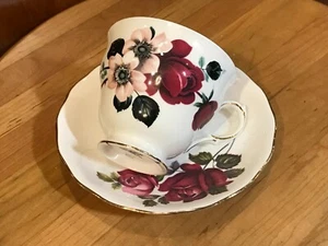 Queen Anne Ridgway 8302 Inglaterra Taza y Platillo Rosas Rojas Rosa - Imagen 1 de 9