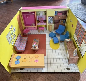 Vintage Barbie Traumhaus von 1962 mit Zubehör und Extras!! - Bild 1 von 15