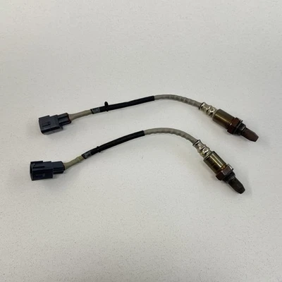 Пара датчиков соотношения кислорода и топлива в выпускном коллекторе 08–14 Lexus IS F OEM - Изображение 1 из 4