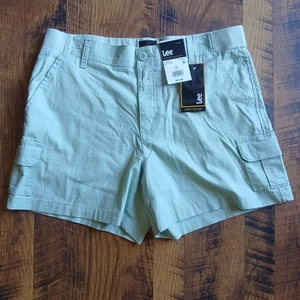 Lee Womens Soft Sage Mid Rise Cargo 5" Stretch Shorts Size 12M NWT   - Picture 1 of 5