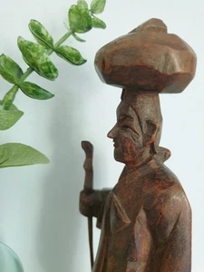 Vintage hand carved wooden figure Chinese or East Asian - Picture 1 of 6