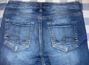 Izzy Bootcut, Silver Jeans Co W27/L 33 lavaggio scuro, usato in ottime condizioni punto spesso 27x33 - Foto 1 di 8