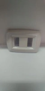 Elettrocanali ECL2592WH placca 2 fori colore BIANCO compatibile Bticino Magic - Imagen 1 de 1