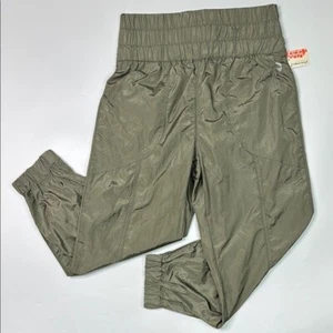 Free People Movement Green The Way Home Minimalist Jogger Pants Size Medium NWT - Picture 1 of 12