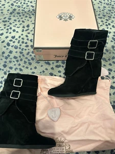 JUICY COUTURE Dale Black Suede Wedge Boots Women's Size 8M Black Suede upper - Picture 1 of 7
