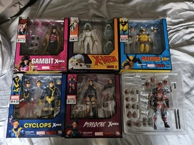 Mafex Gambit, Storm, Wolverine, Cyclops, Psylocke, Revoltech 2.0 Deadpool LOT - Image 1 of 4