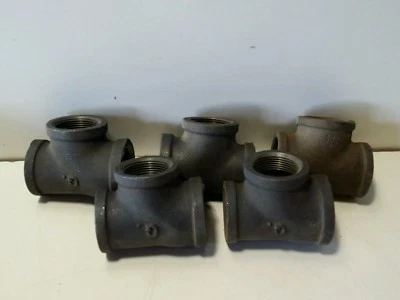 LOT OF 5 1-1/2" x 1-1/4" x 1-1/4" NPT Cast Iron Black Pipe Reducing tee  - Image 1 of 4