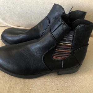 Forever black zip style boots size 10 New Ankle Booties - Picture 1 of 6