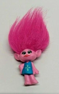 PRINCIPESSA PAPAVERO  TROLLS PERSONAGGIO NUOVO SOLO SBUSTATO SERIE 1 - Imagen 1 de 1