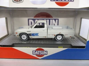 M2 MACHINES 1/64 1977 DATSUN PICKUP WHITE R80 COMBINED SHIPPING - Picture 1 of 2