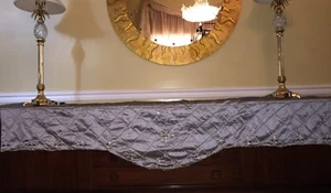 Kim Seybert Neiman Marcus silber Perlen Weihnachtsläufer Mantel Schal 24x84" Neu mit Etikett - Bild 1 von 12