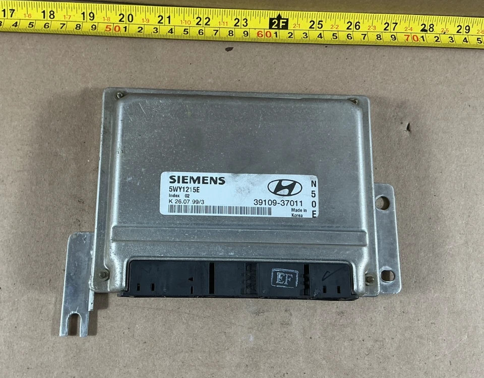 Unidad de control del motor Hyundai Sonata 1999-2001 módulo ECU ECM 39109-37011 Foto 1 de 4