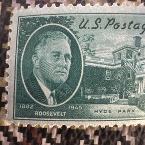 Scott 930- Franklin Roosevelt and Hyde Park- MNH 1c 1945- unused mint stamp - Picture 1 of 5