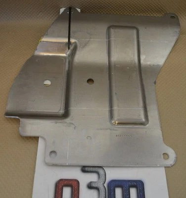 2007-2013 Chevrolet Avalanche GMC Yukon Oil Pan Skid Plate new OEM 20944322 - Image 1 of 3